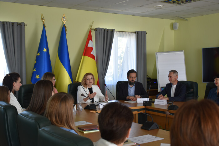 У Луцькому ЦНАПі відбувся тренінг щодо застосування положень Закону України “Про адміністративну процедуру” 