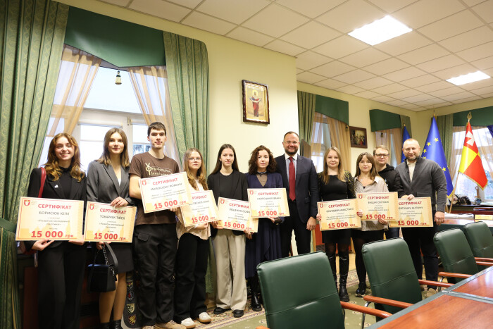 Міський голова Ігор Поліщук вручив нагороди активній молоді