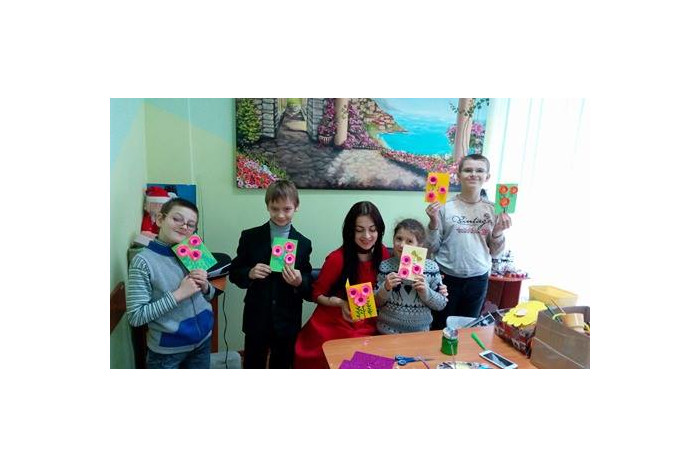   Для дітей з особливими потребами відбувся майстер-клас з виготовлення вітальних листівок