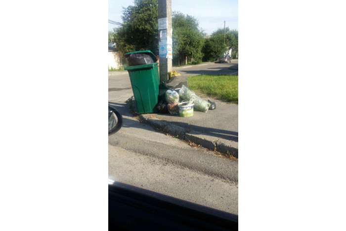 Працівники муніципальної поліції провели черговий рейд щодо дотримання правил вивезення твердих побутових відходів