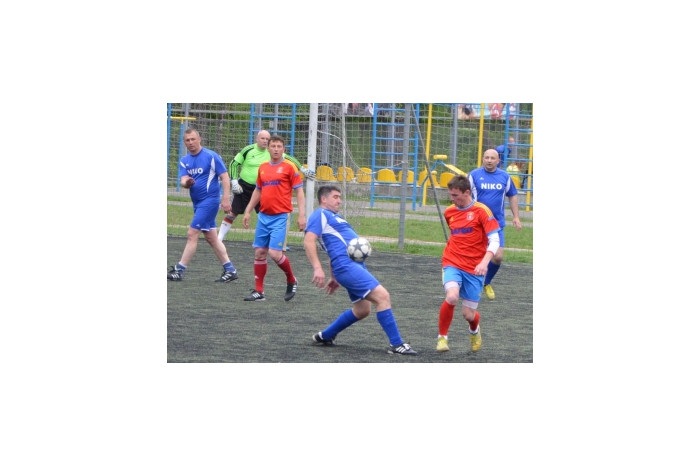 Другий тур чемпіонату міста з футболу вносить чергові корективи