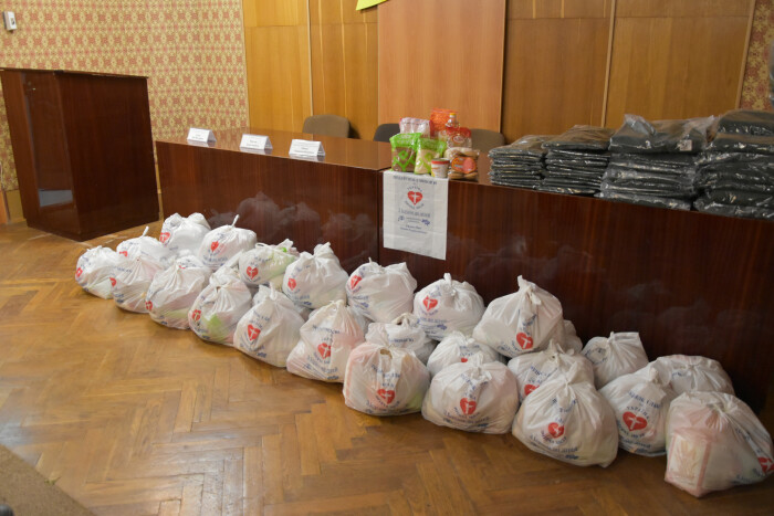 40 сімей, у яких виховується 94 дитини, отримали продуктові набори з нагоди свята Покрови Пресвятої Богородиці