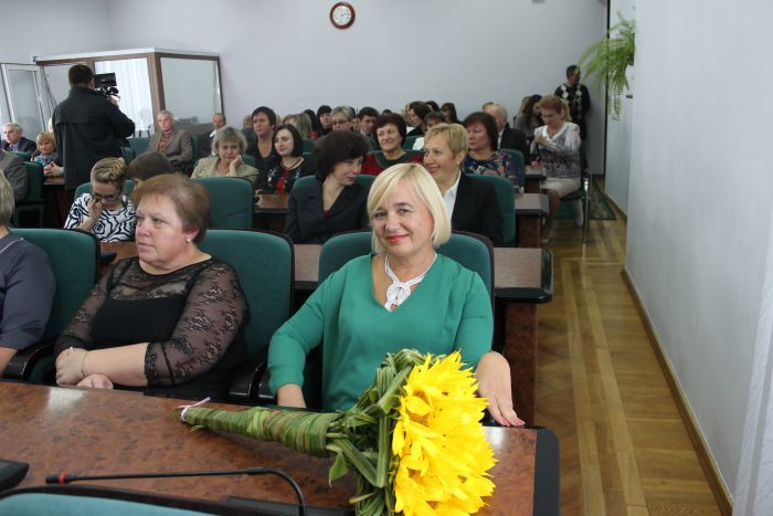 У міській раді вітали “тих, хто засіяв зернами науки серця дітей, віддавши їм любов...”