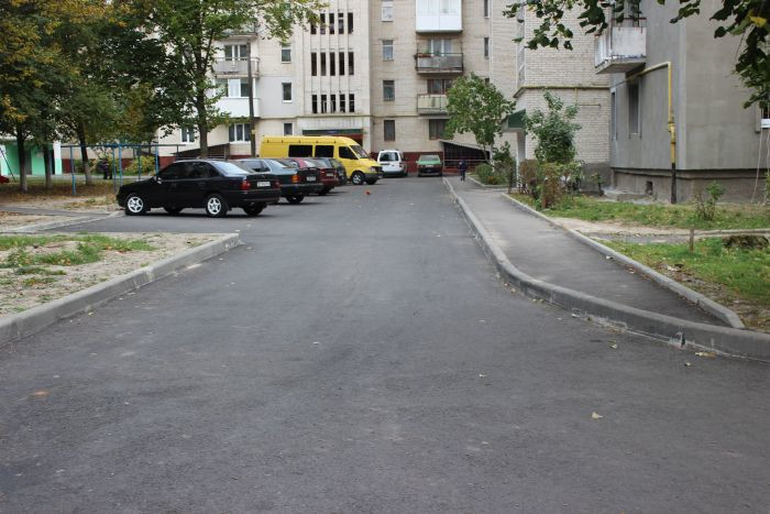 Відремонтовано двір на вул. Шота Руставелі
