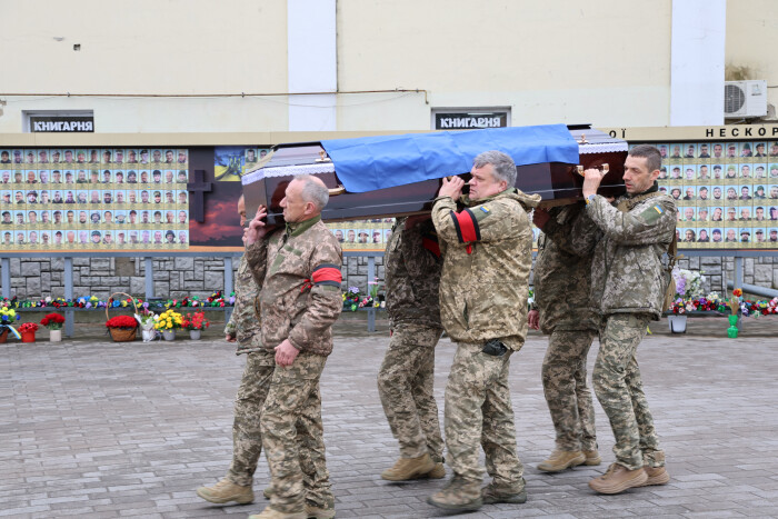 У Луцьку попрощалися з Героєм Іваном Литвинчуком