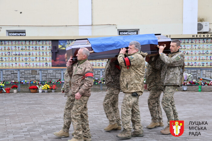 У Луцьку попрощалися з Героєм Іваном Литвинчуком