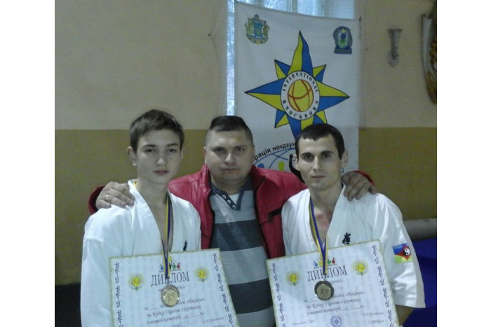 У міських клубах гартують чемпіонів