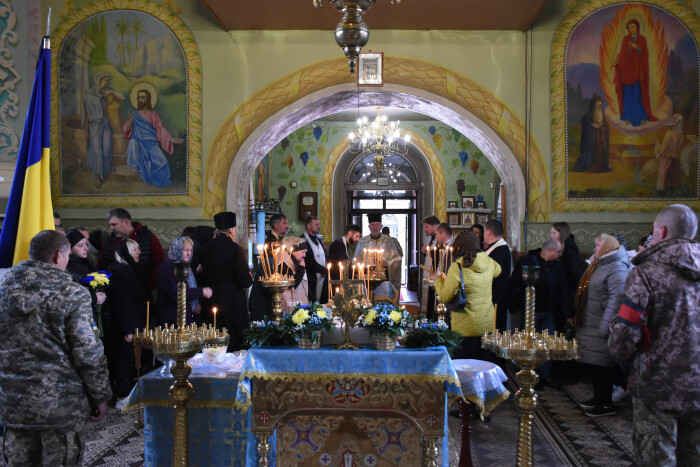 Сьогодні в останню дорогу провели Героя Миколу Харічева