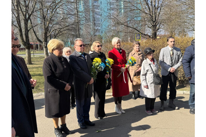 27-мі роковини: у Луцьку вшанували пам'ять В'ячеслава Чорновола