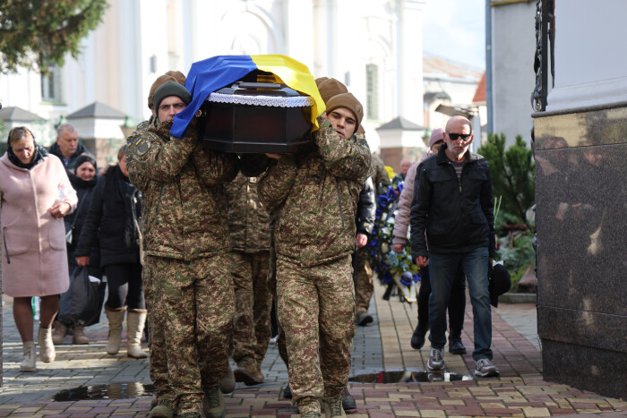 У Луцьку провели в останню дорогу полеглого Героя Анатолія Кравчука
