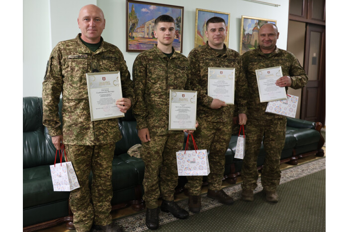 Міський голова Ігор Поліщук вручив подяки нацгвардійцям  військової частини 1141 