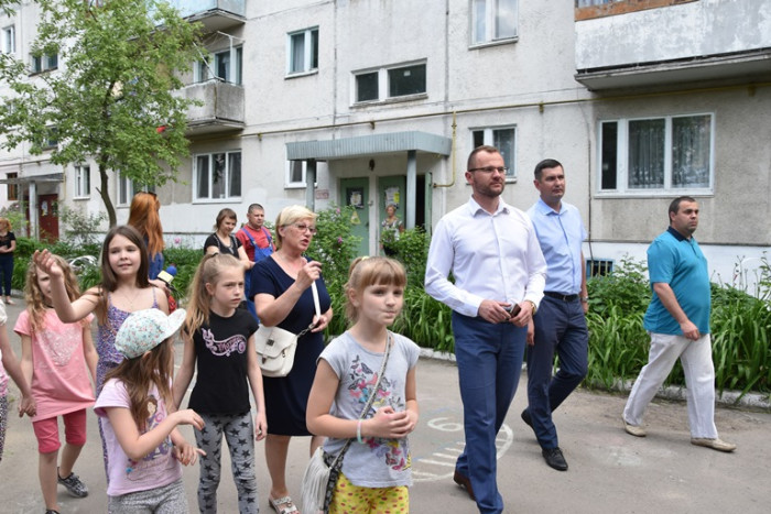 Керівники міста інспектували якість виконаних ремонтів доріг та прибудинкових територій
