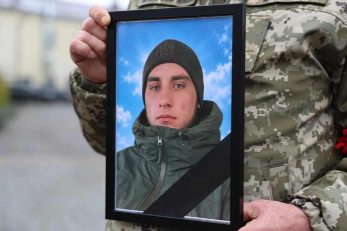 У Луцьку попрощалися із захисником України Артемом Тютюнником