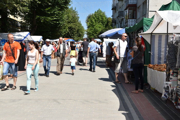 На “Мистецьку вулицю” прибули майстри з різних регіонів