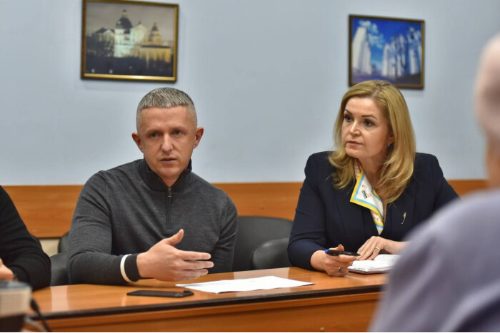 Секретар Луцькради Андрій Разумовський зустрівся з мешканцями постраждалого будинку на Озерецькій