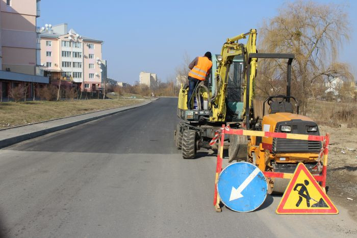 У Луцьку здійснюють капітальний ремонт вулиць та прибудинкових територій