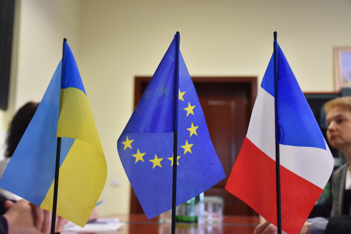 Міський голова Ігор Поліщук зустрівся із французьким дипломатом Бенжаменом Рорігом: обговорили  гуманітарні потреби громади 