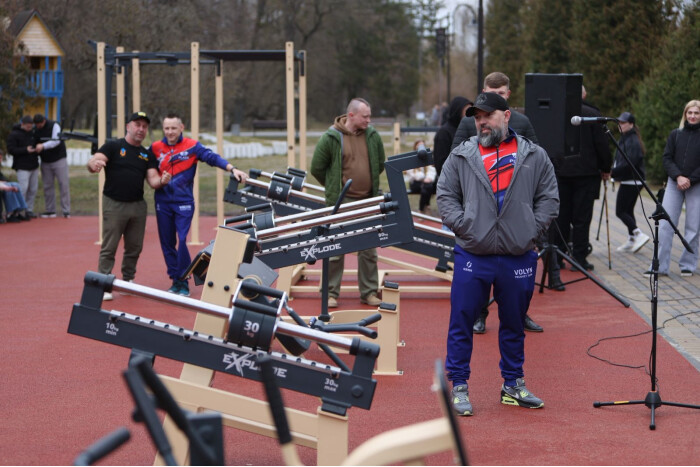 У Центральному парку культури і відпочинку імені Лесі Українки запрацював тренажерний зал під відкритим небом