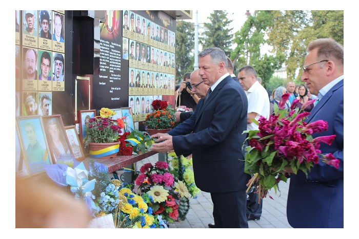 У Луцьку вшановували пам'ять Героїв, які загинули під Іловайськом