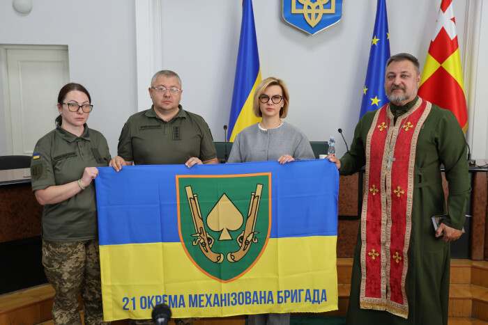Робочий тиждень у Луцькій міській раді розпочався зі спільної молитви та хвилини мовчання